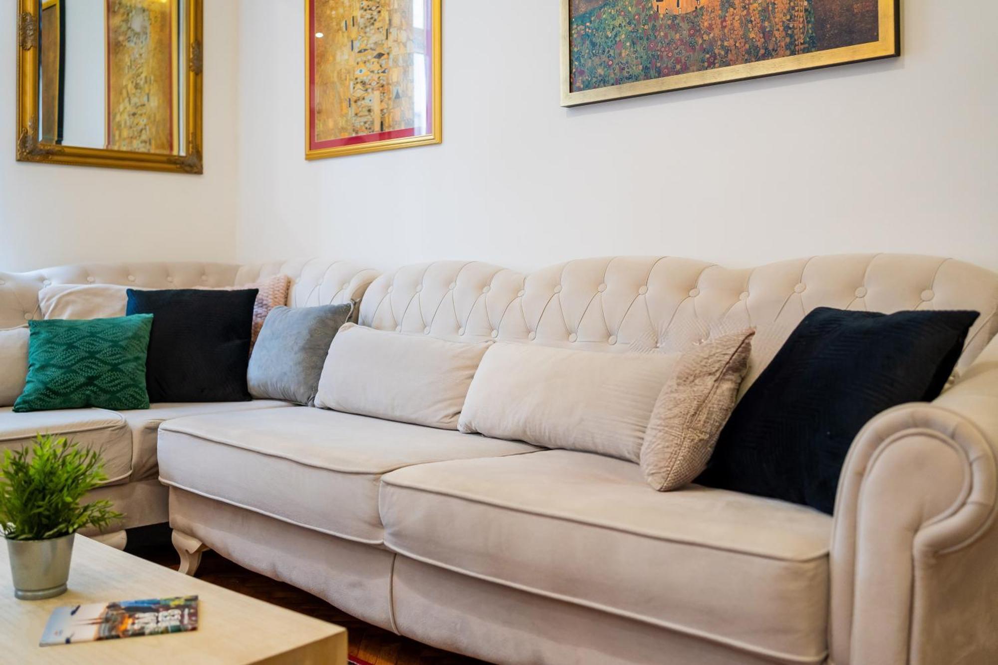 Aurelia Antik Apartments & Rooms, Zagreb City Center ภายนอก รูปภาพ