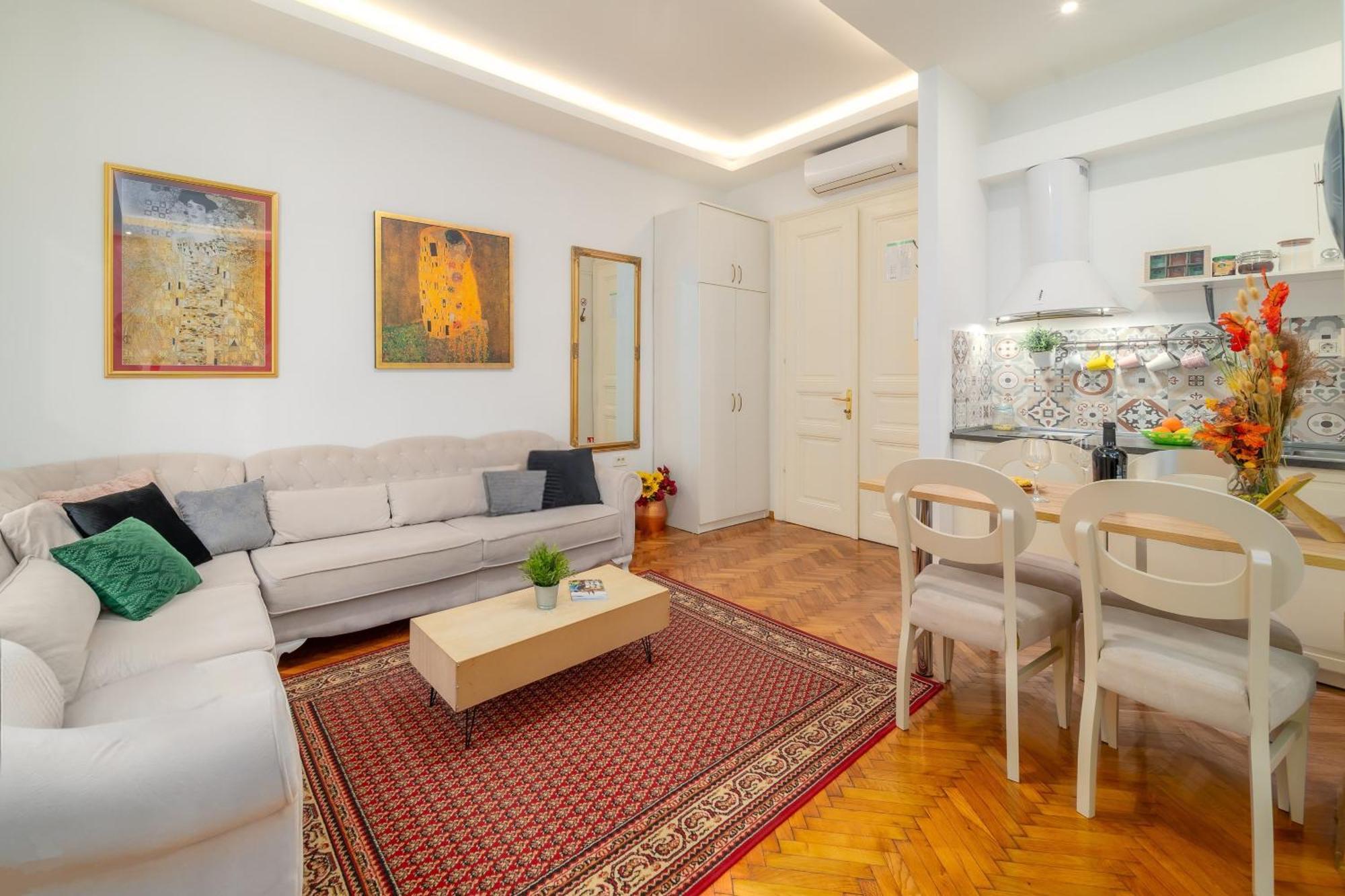 Aurelia Antik Apartments & Rooms, Zagreb City Center ภายนอก รูปภาพ