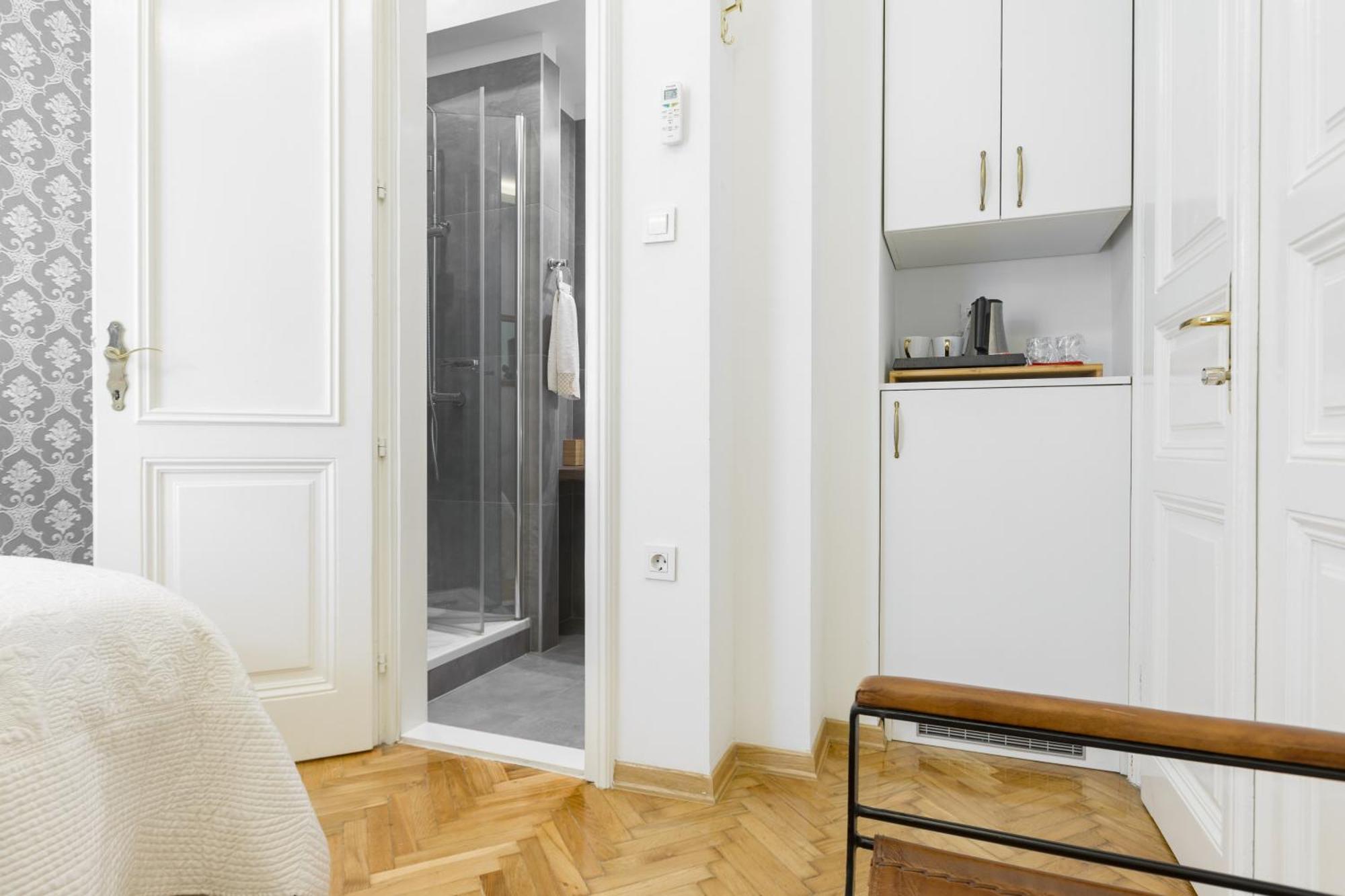 Aurelia Antik Apartments & Rooms, Zagreb City Center ภายนอก รูปภาพ