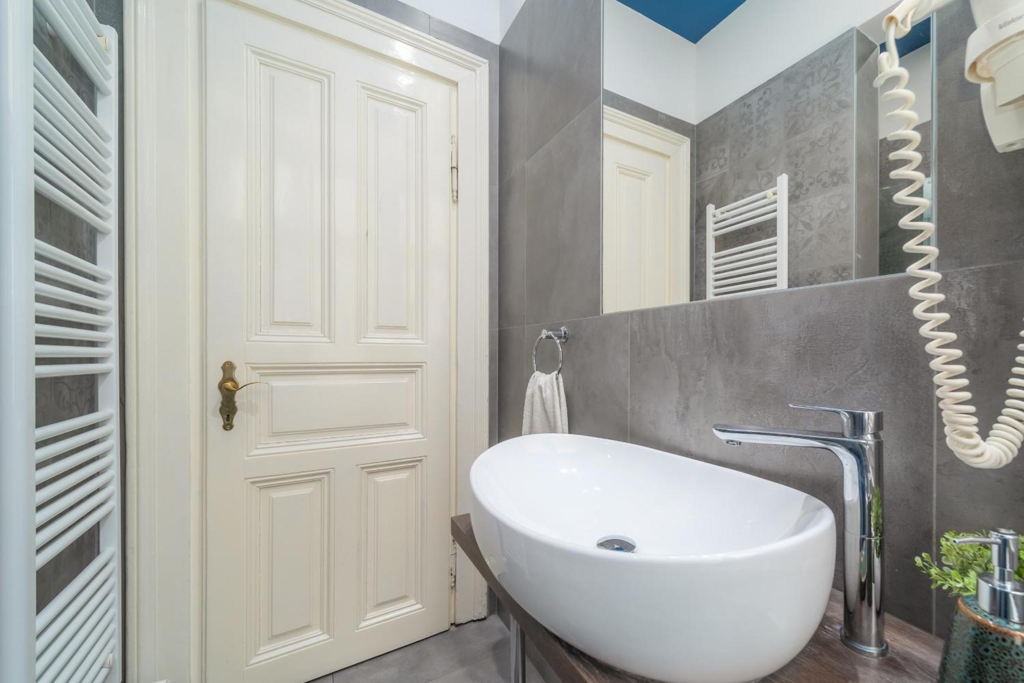 Aurelia Antik Apartments & Rooms, Zagreb City Center ภายนอก รูปภาพ