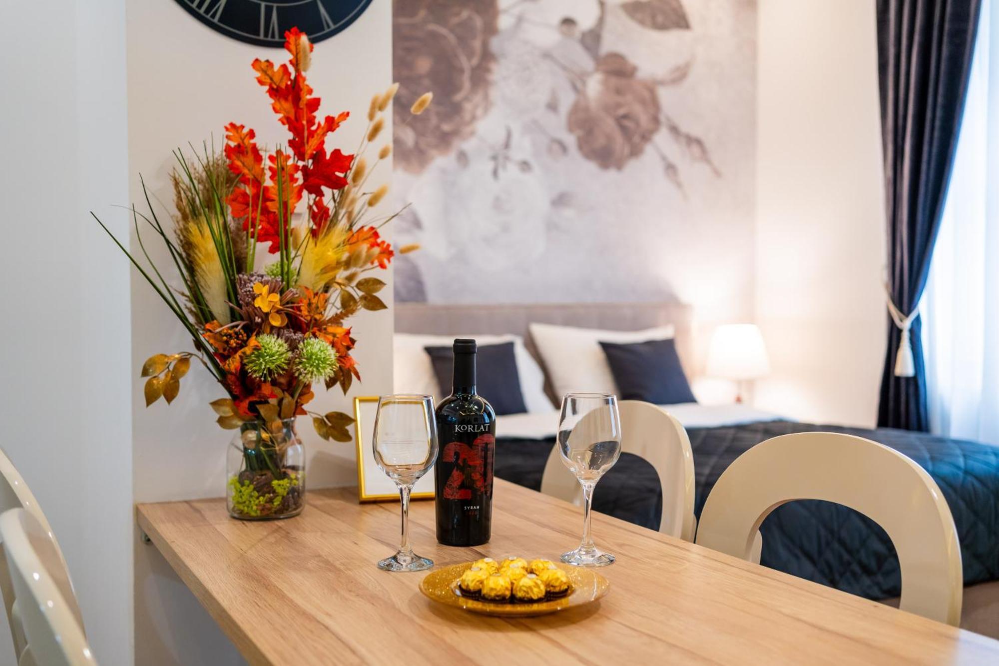Aurelia Antik Apartments & Rooms, Zagreb City Center ภายนอก รูปภาพ