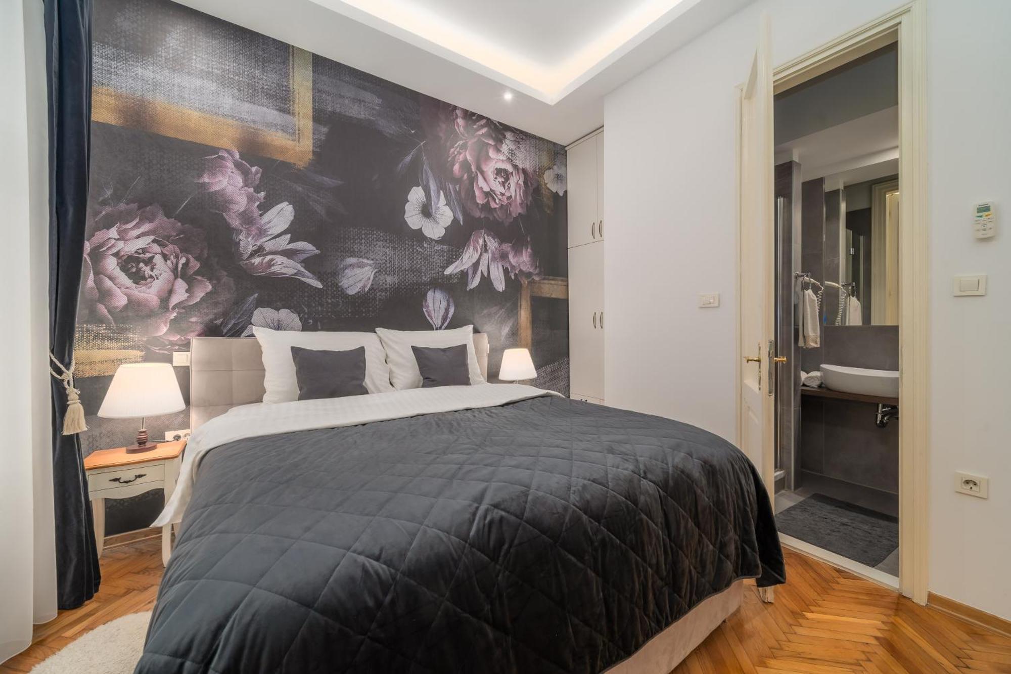 Aurelia Antik Apartments & Rooms, Zagreb City Center ภายนอก รูปภาพ